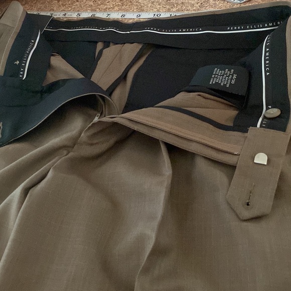 NWT Perry Ellis America Brown Dress Pants With Pleats and Cuffed Bottoms W34xL30 - Picture 8 of 15